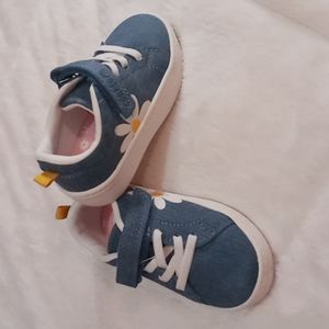 🌼Carter's denim style sneaker